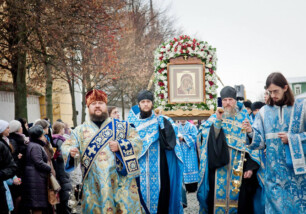 Фоторепортаж. 4 ноября в праздник Казанской иконы Божией Матери состоялся традиционный крестный ход