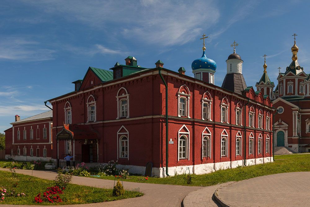 Келейные корпуса Успенского Брусенского монастыря г. Коломна